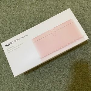 Dyson presentation case